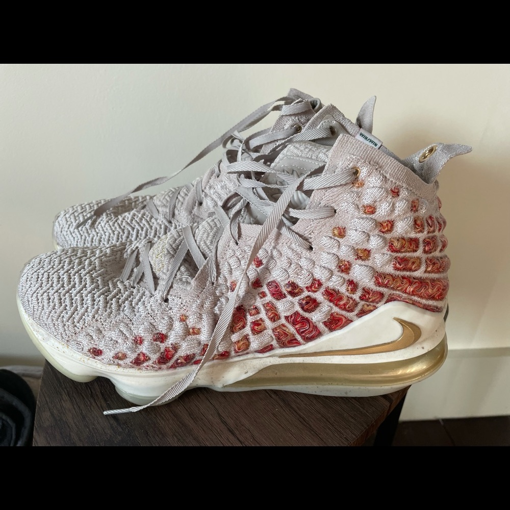 Nike Lebron 17- Harlem Fashion Row-Size 10